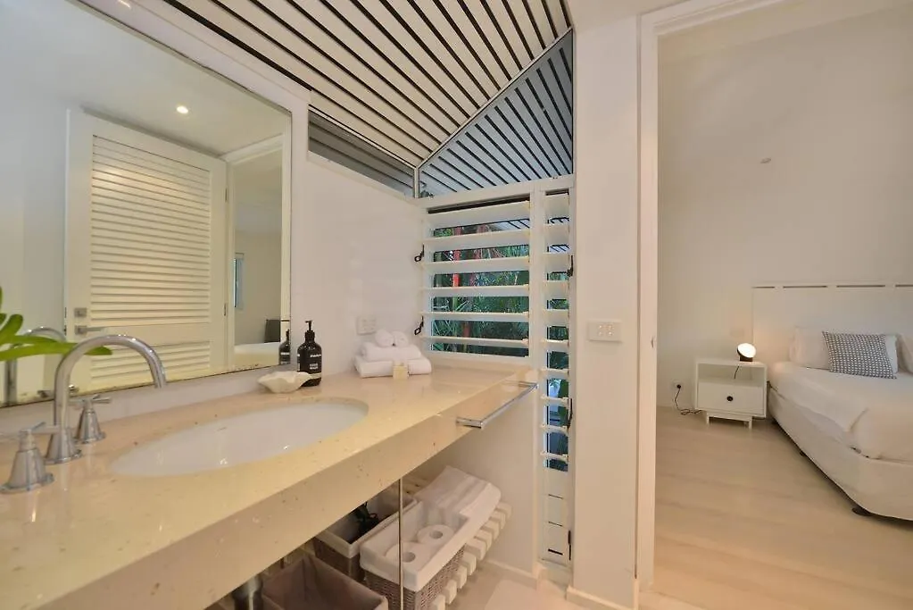 Anjea - Luxury 5 Bedroom Home By The Beach Порт Дуглас 0*,  Австралия
