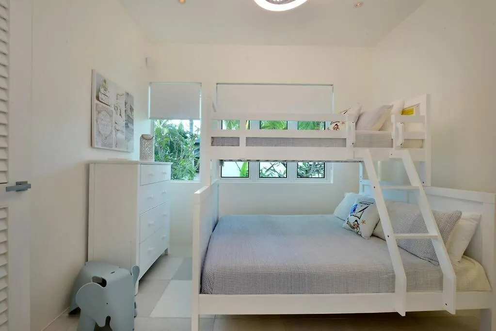 Дом отдыха Anjea - Luxury 5 Bedroom Home By The Beach Порт Дуглас